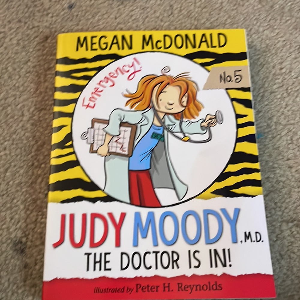 Books - Picture 5 of 10
